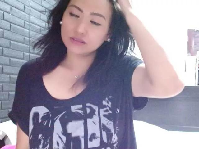 Rosselyn on BongaCams 