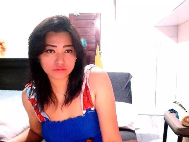 Rosselyn on BongaCams 