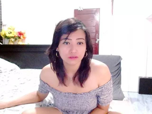 Rosselyn on BongaCams