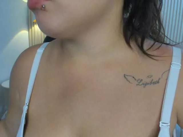 rousee on BongaCams 