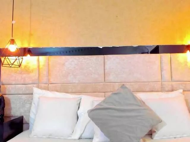 Freechat RousseWalker on BongaCams