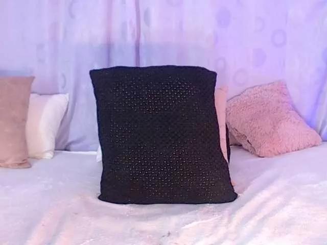 rouxe-lee on BongaCams