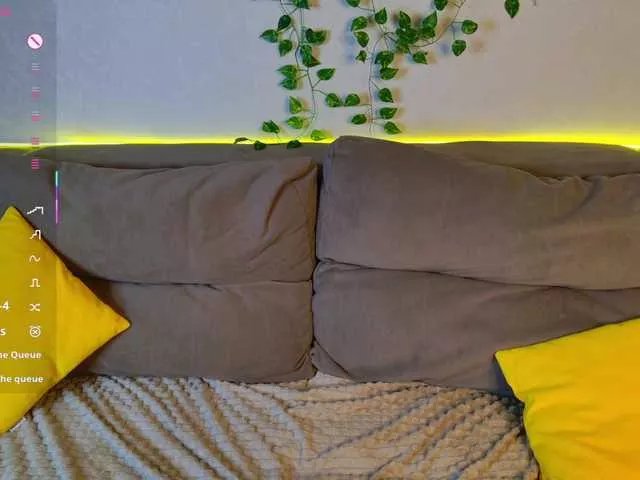 Offline Roxy-Sunny on BongaCams