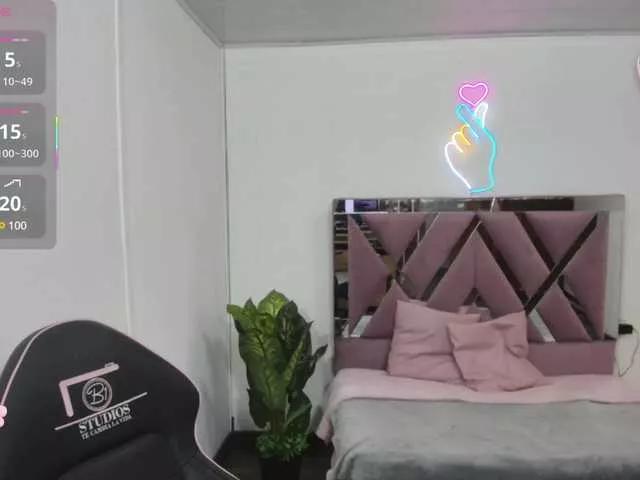 Freechat SAAYA-TAY on BongaCams