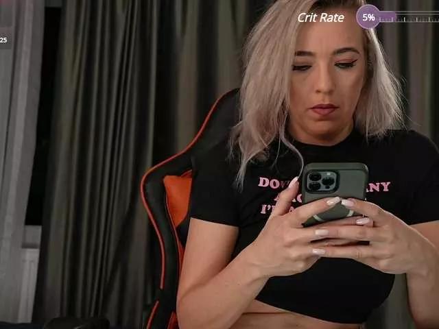 sarahjadore on BongaCams 