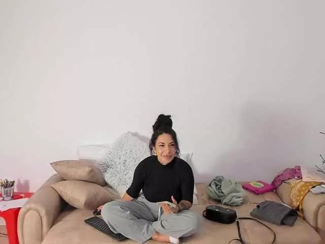 SassyCleo1 on BongaCams 