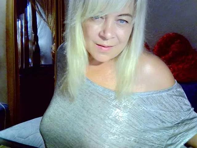 Savan35na on BongaCams