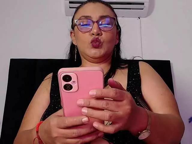 Offline Scarlet-Ray on BongaCams