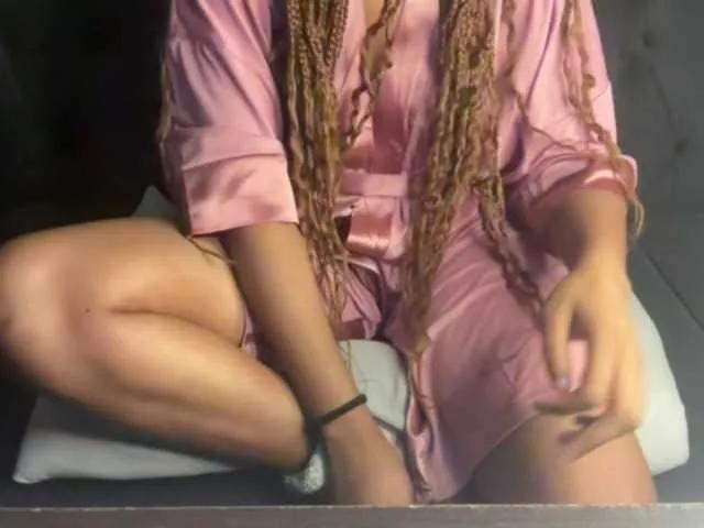 Discover Sexybaddie, she wants to masturbate for you Sexybaddie from BongaCams