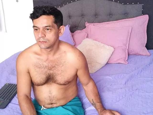 Masturbate to naked camwhore Sharit-Latina Sharit-Latina from BongaCams