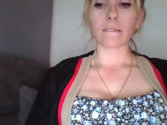 siara39 on BongaCams 