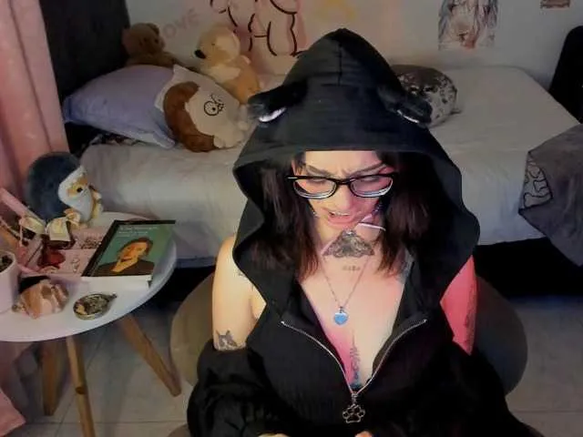 Offline sickoday on BongaCams