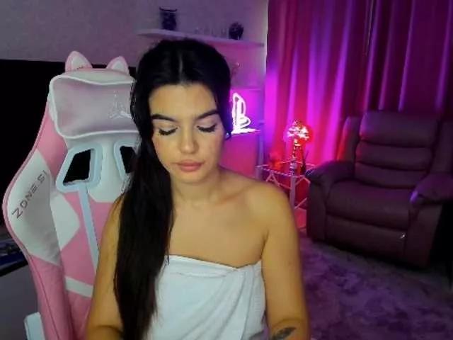 Offline SnowingWinter on BongaCams