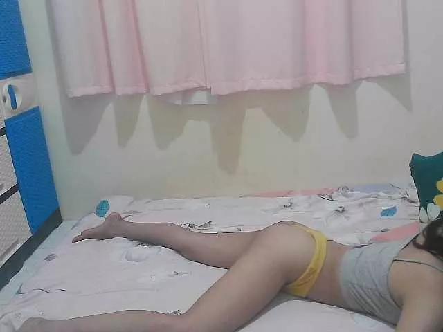 Offline sofia215 on BongaCams