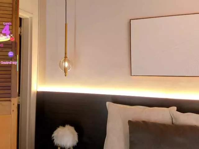 Offline SolAvelar on BongaCams