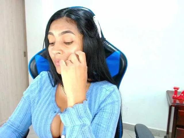 Sophiiaaxx on BongaCams