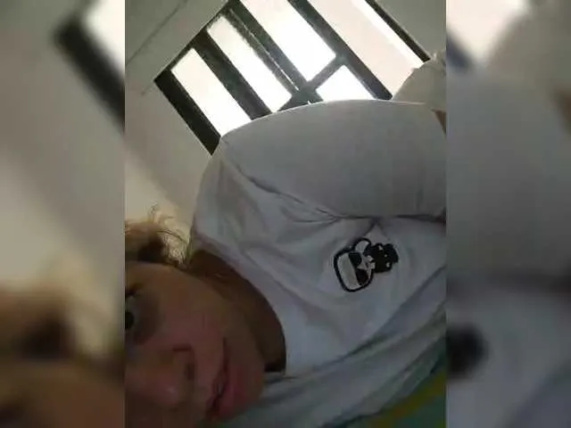 Offline SuRomero on BongaCams