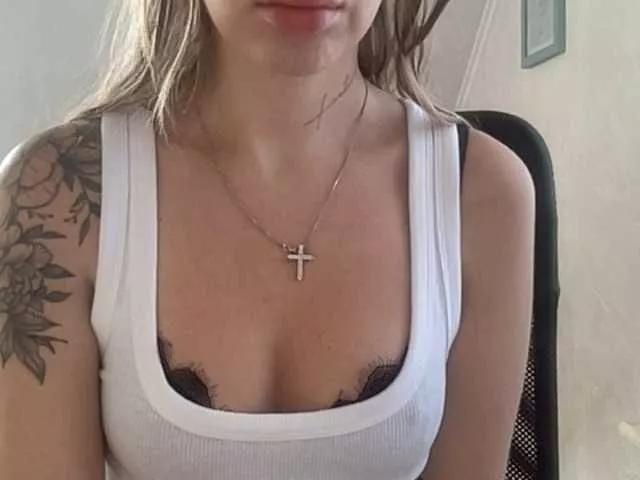 Watch 25 years old Sweet-Melodie from BongaCams Sweet-Melodie from BongaCams