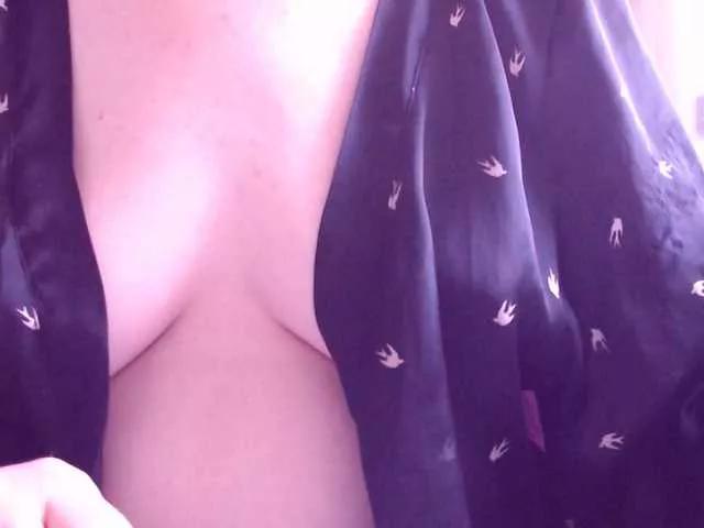 Offline sweetbrunete on BongaCams