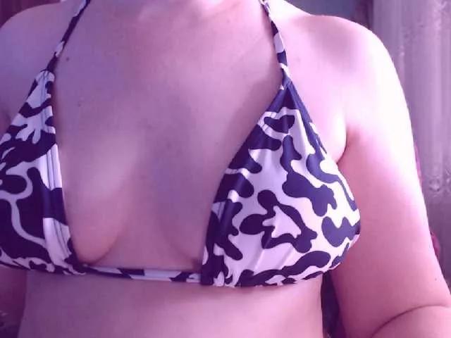 Offline sweetbrunete on BongaCams