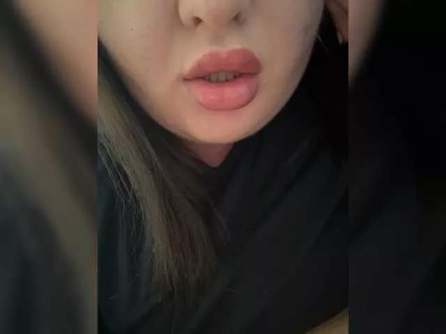 Swettypussy69 from BongaCams