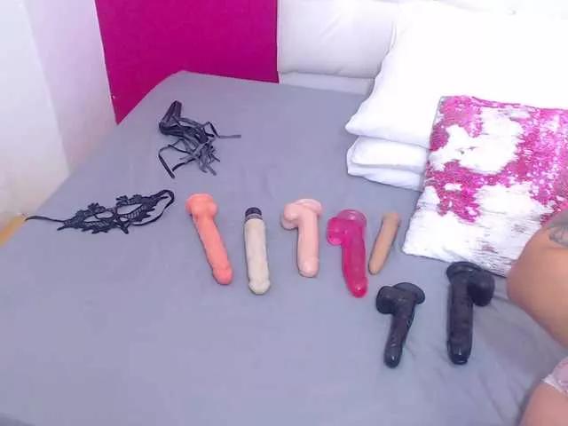 tiny-whore on BongaCams