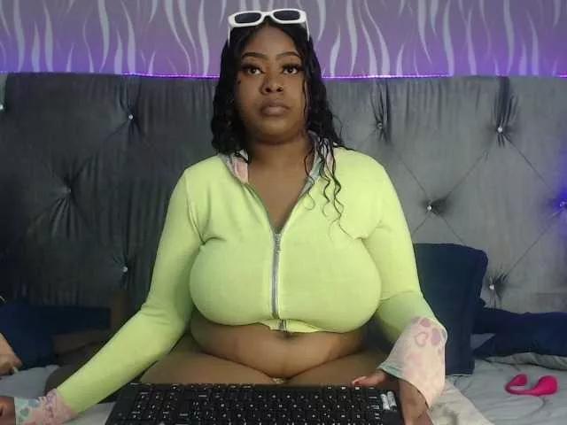 TrixieMar on BongaCams 