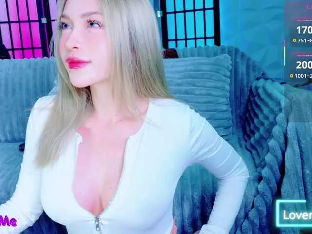 Offline Uyennhi99 on BongaCams