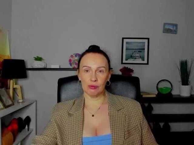 Admire VelvetJasmine, she wants to masturbate for you velvetJasmine from BongaCams