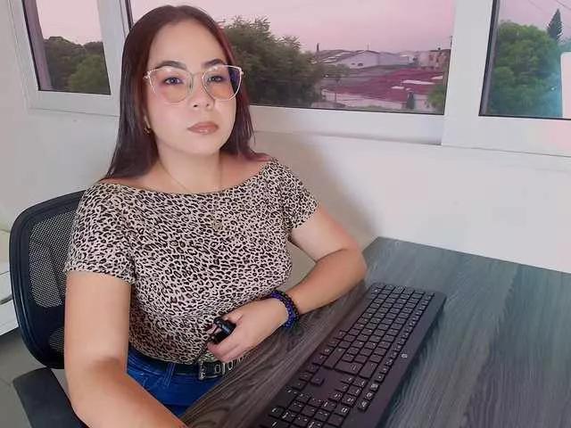 Offline Victoria-Collins on BongaCams