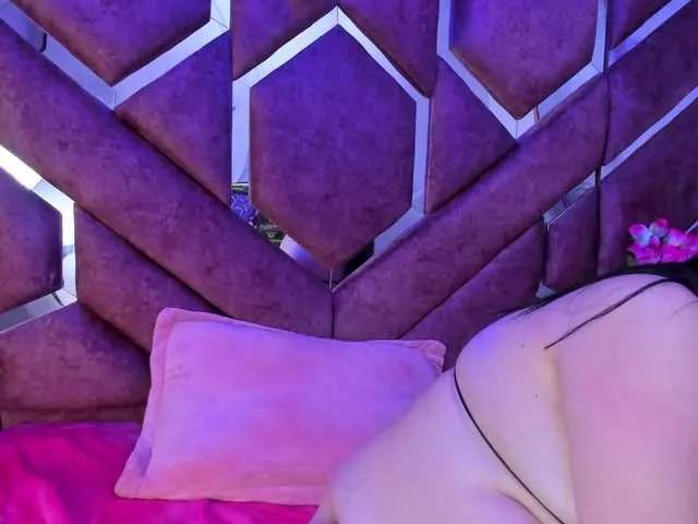 Offline VictoriaRossy on BongaCams