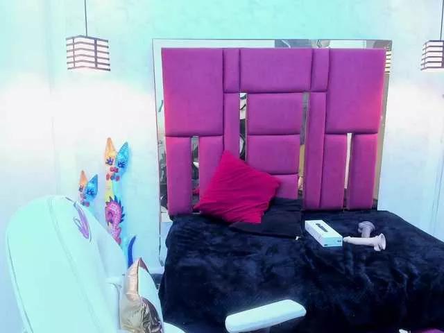 Offline violetsmith on BongaCams