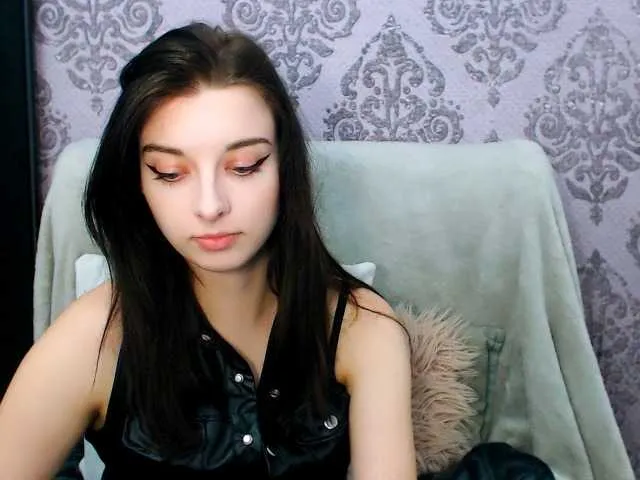 VirginLuna on BongaCams