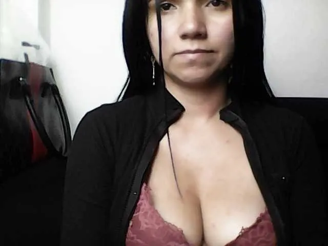 Offline XiomaraSmith4 on BongaCams
