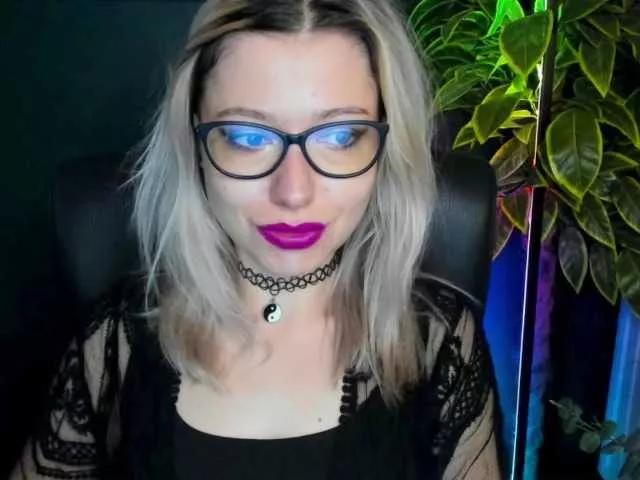 xxHeidiLove on BongaCams 