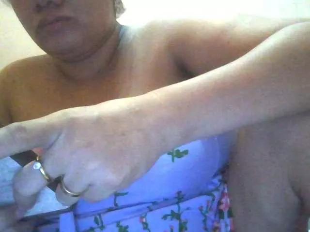 xxwetmomm on BongaCams