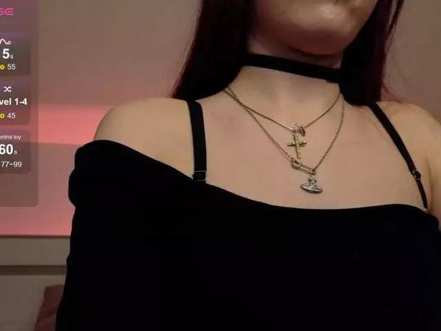 YaS1min on BongaCams
