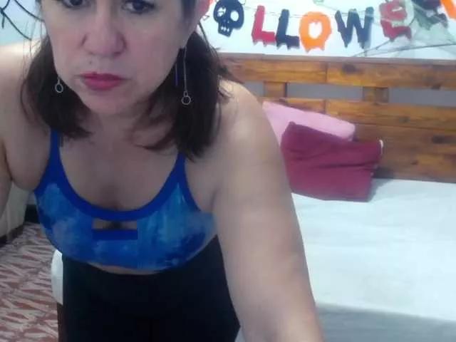 Watch 48 years old Yeseniaa25 from BongaCams Yeseniaa25 from BongaCams