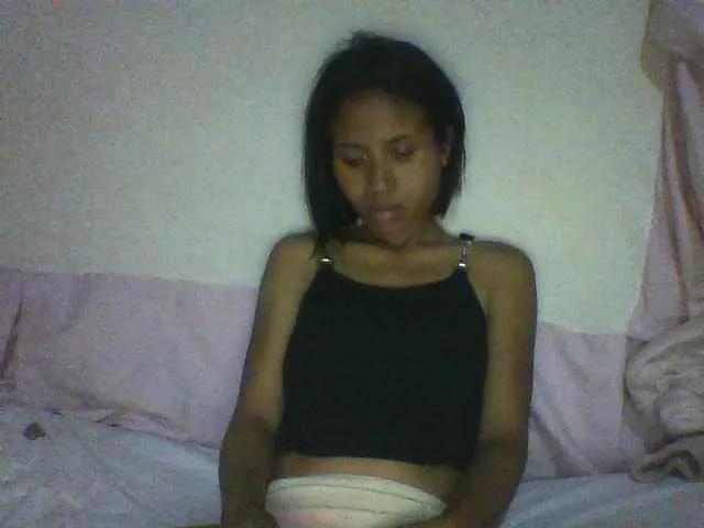 YoungNatie on BongaCams