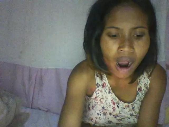 YoungNatie on BongaCams