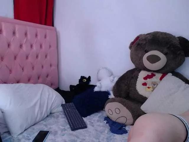 Offline yulittlestar28 on BongaCams