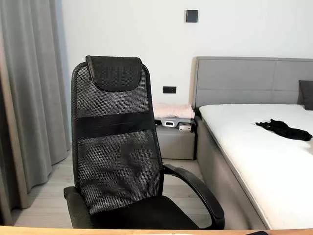 Try Yunamini, she wants to masturbate for you yunamini from BongaCams