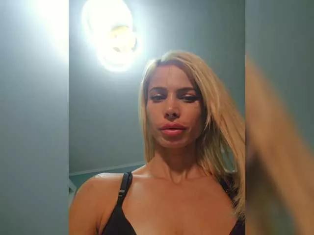 Freechat zairaa on BongaCams