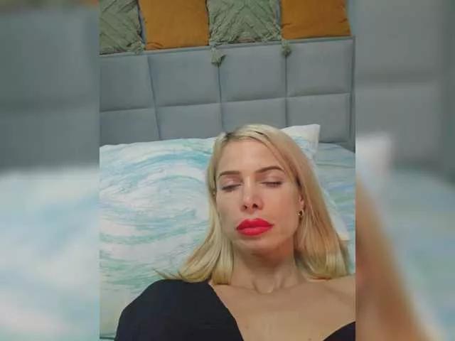 Freechat zairaa on BongaCams