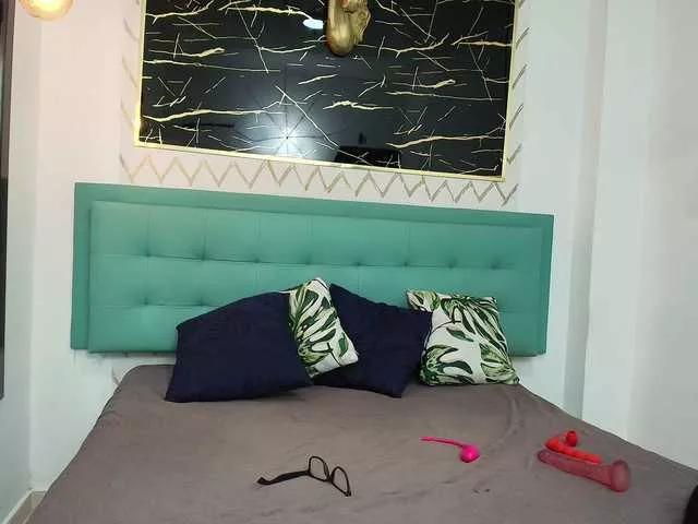 zhamira21 on BongaCams 