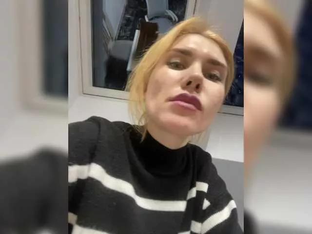 ZoiKissy on BongaCams 