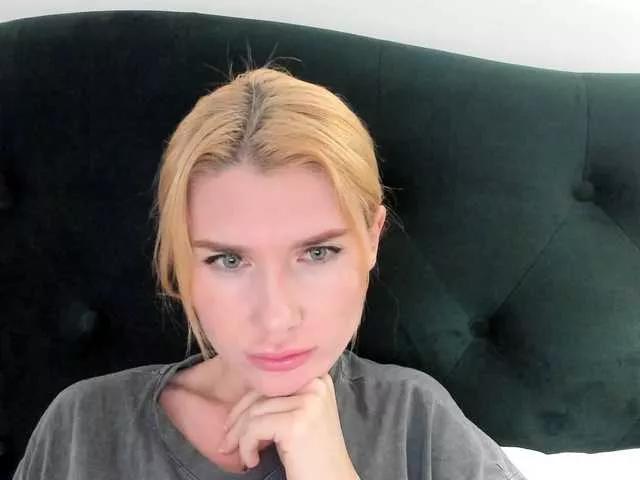 ZoiKissy on BongaCams 