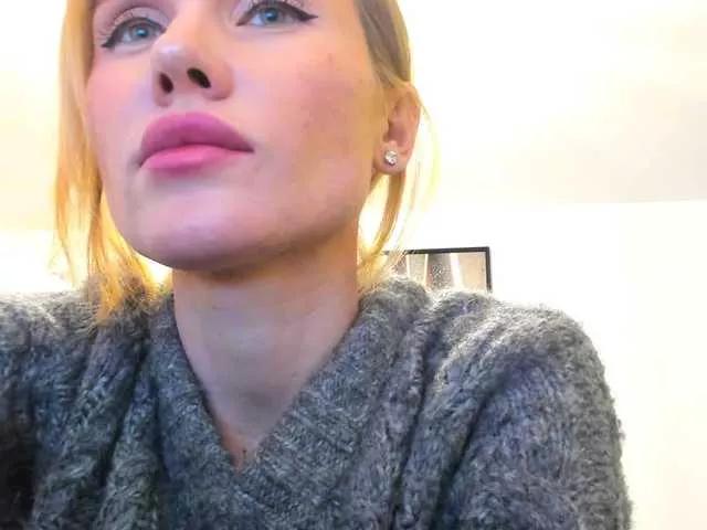 ZoiKissy on BongaCams 