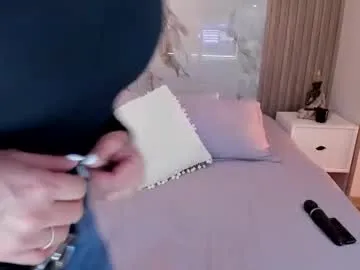 _dara_ — I'm hot make me come dildo + anal    #squirt #bigboobs #anal #latina #milf [1981 tokens remaining]