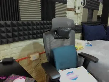 Freechat _lexie_hart on Chaturbate